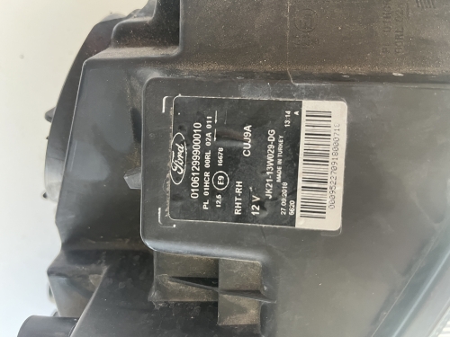 Ford Transit Custom jobb első fényszóró gyári bontott (2018-)