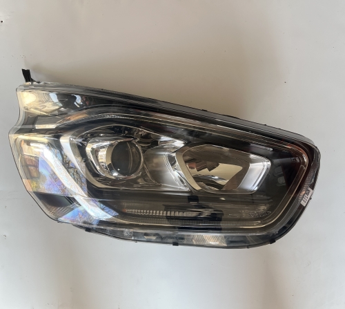 Ford Transit Custom jobb első fényszóró gyári bontott (2018-)