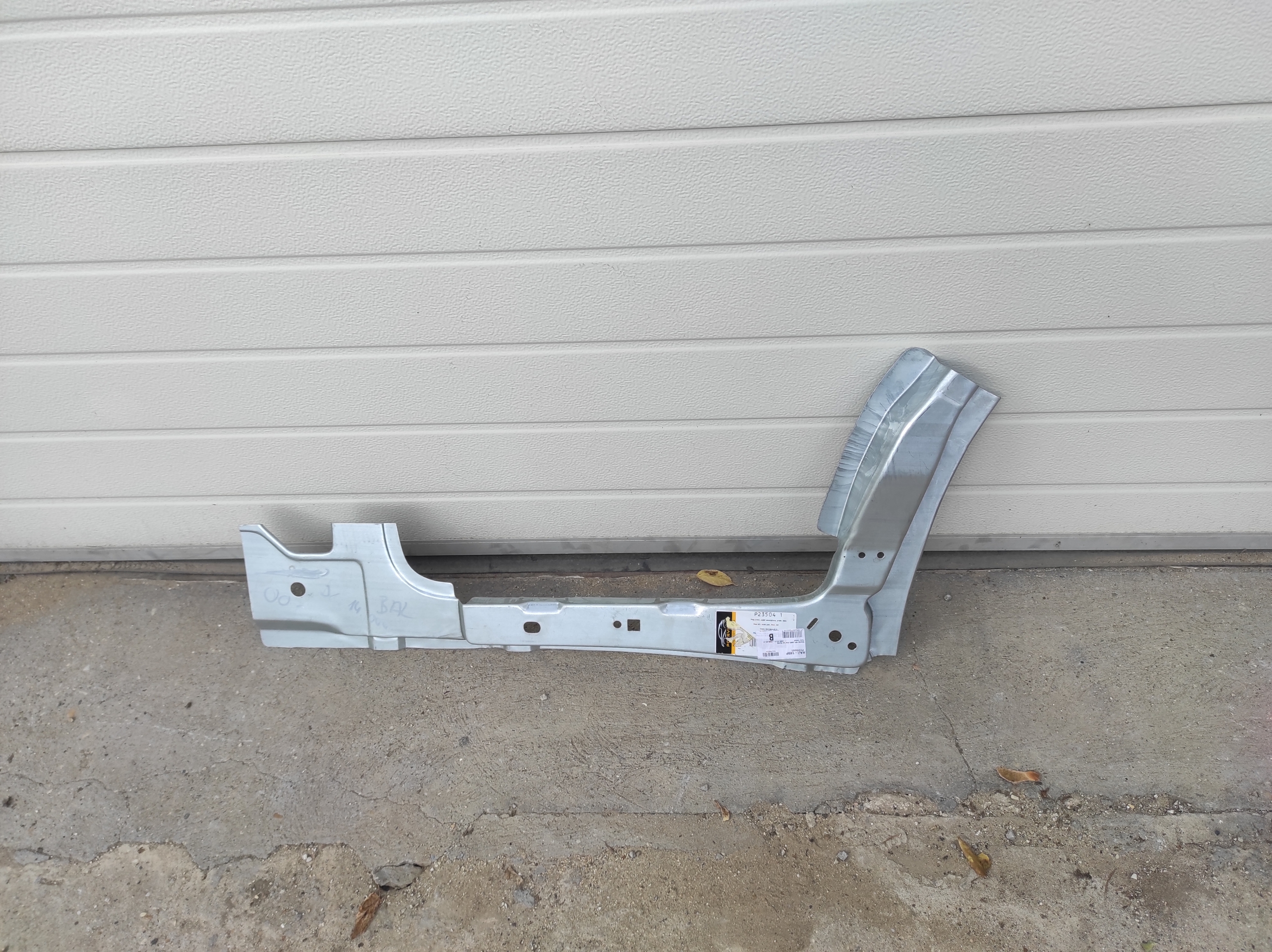 Ford Transit MK6,MK7 első ajtó küszöb és kerékjárati ív belső javító elem jobb utángyártott új (2000-2014)