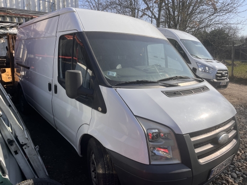 FORD TRANSIT 2.2 Euró4 130LE L3H2    3 személyes dobozos