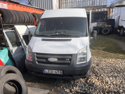FORD TRANSIT 2.2 Euró4 130LE L3H2    3 személyes dobozos